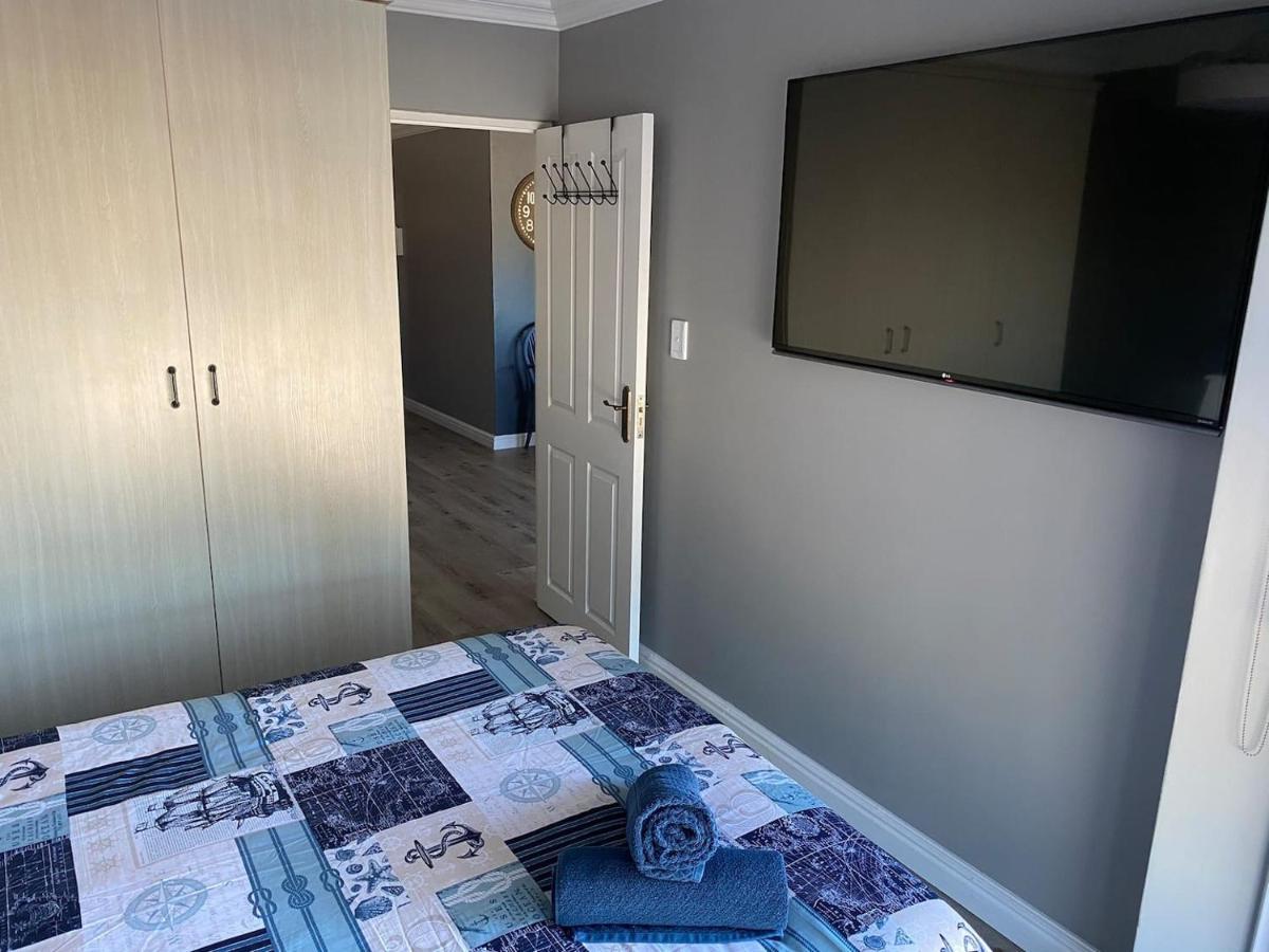 Modern Apartment Walking Distance To Main Beach Restaurants And Other Amenities Джефрис-Бей Экстерьер фото